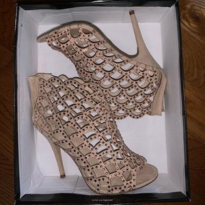 SIZE 8 dazzling nude heels! Limited time offer ❗️